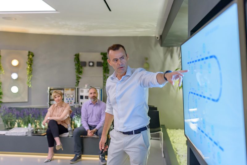 To HUB Lighting & Innovation by Kafkas υποδέχτηκε τη FEGIME Πολωνίας