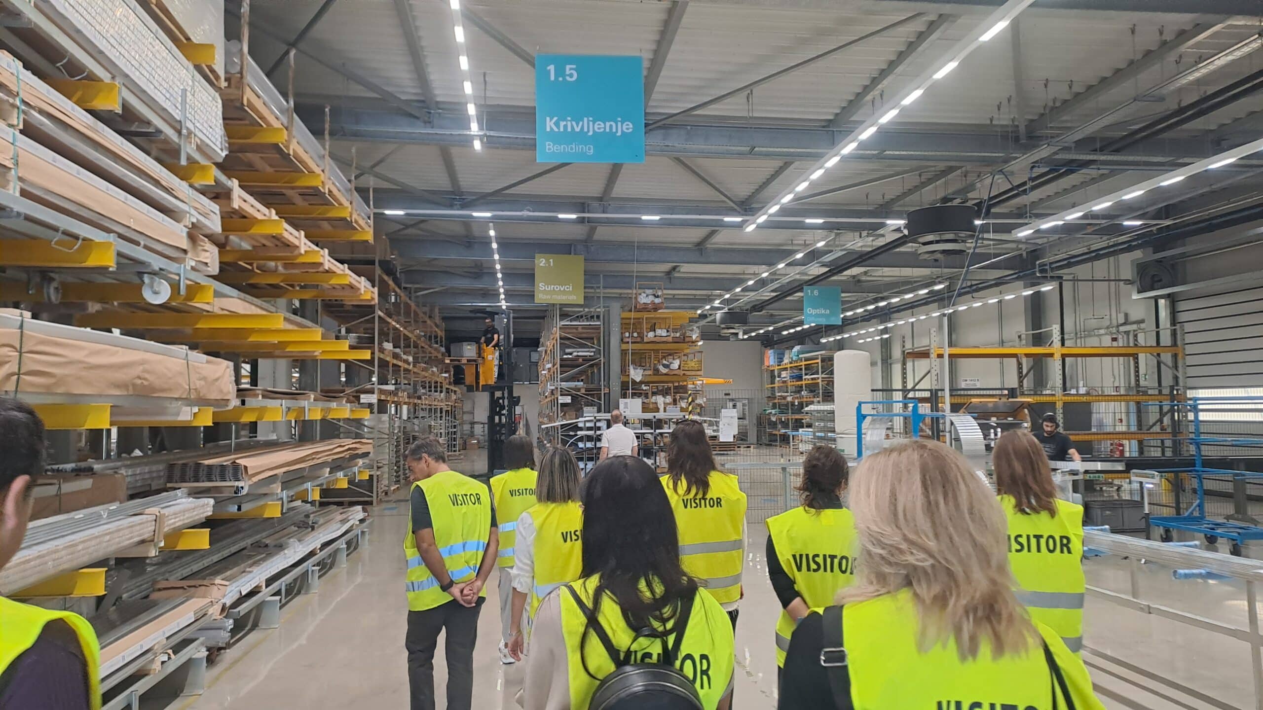 Επίσκεψη της Ομάδας του HUB στην Intra Lighting