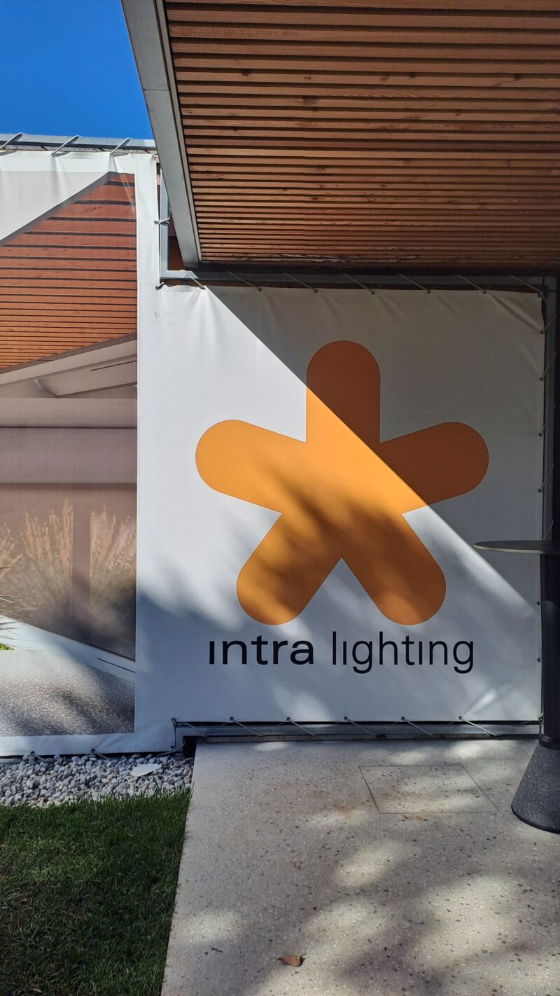 Επίσκεψη της Ομάδας του HUB στην Intra Lighting